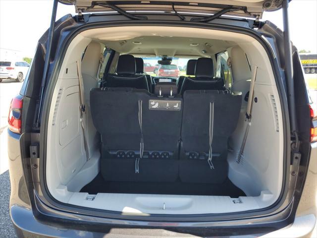 used 2021 Chrysler Pacifica Hybrid car, priced at $28,997