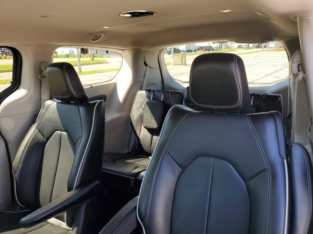 used 2021 Chrysler Pacifica Hybrid car, priced at $26,997