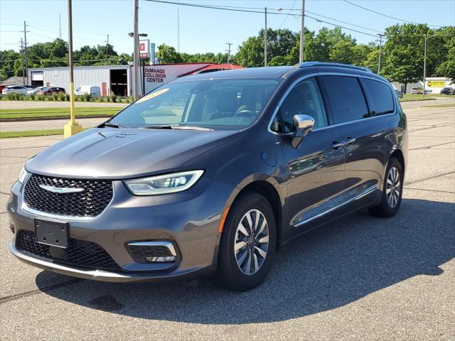 used 2021 Chrysler Pacifica Hybrid car, priced at $28,997