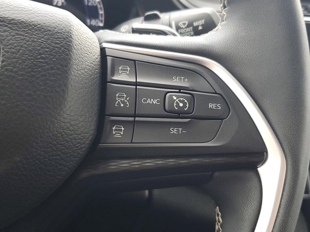 used 2024 Jeep Grand Cherokee car, priced at $29,992