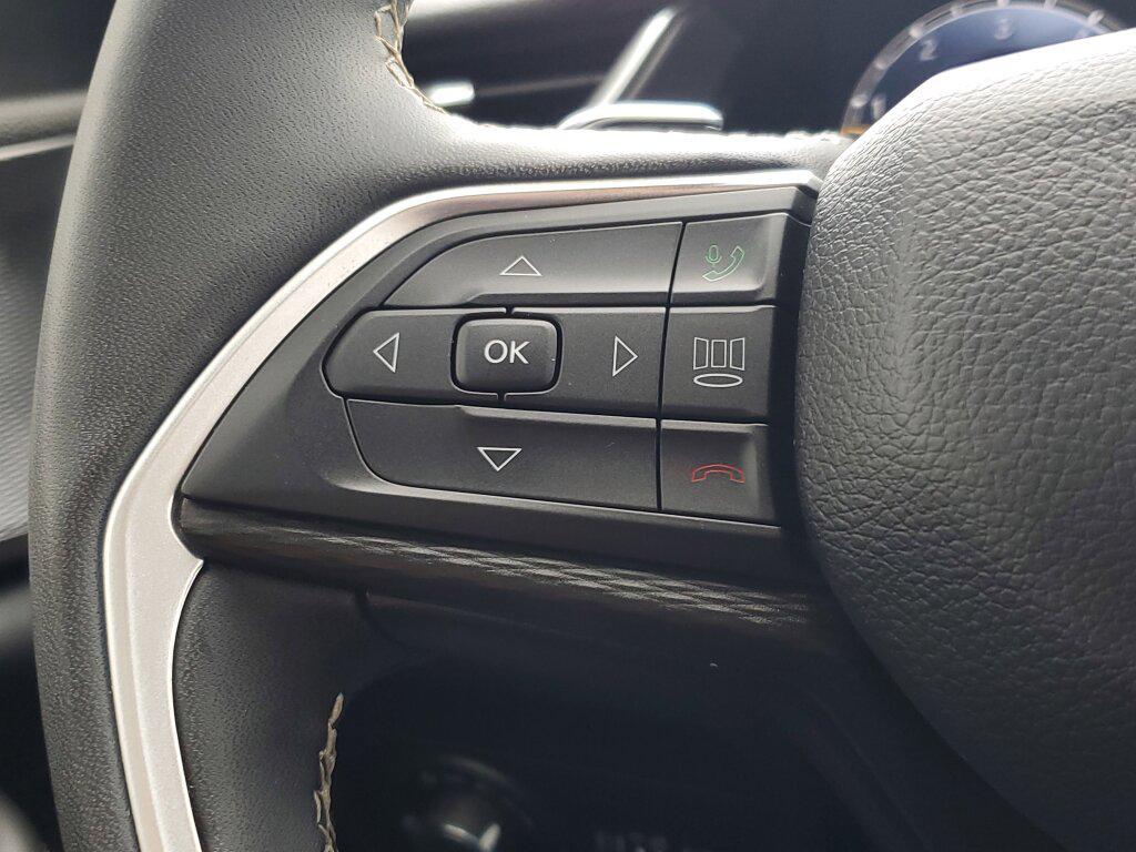 used 2024 Jeep Grand Cherokee car, priced at $29,992