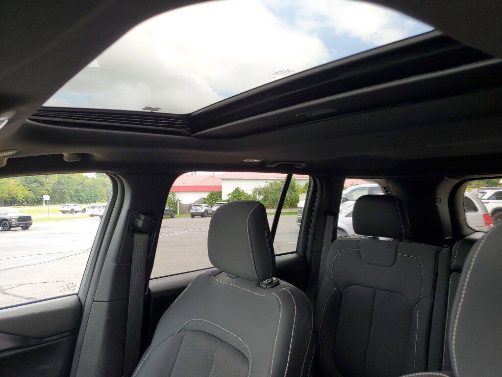 used 2024 Jeep Grand Cherokee car, priced at $29,992