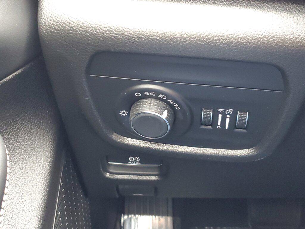 used 2024 Jeep Grand Cherokee car, priced at $29,992