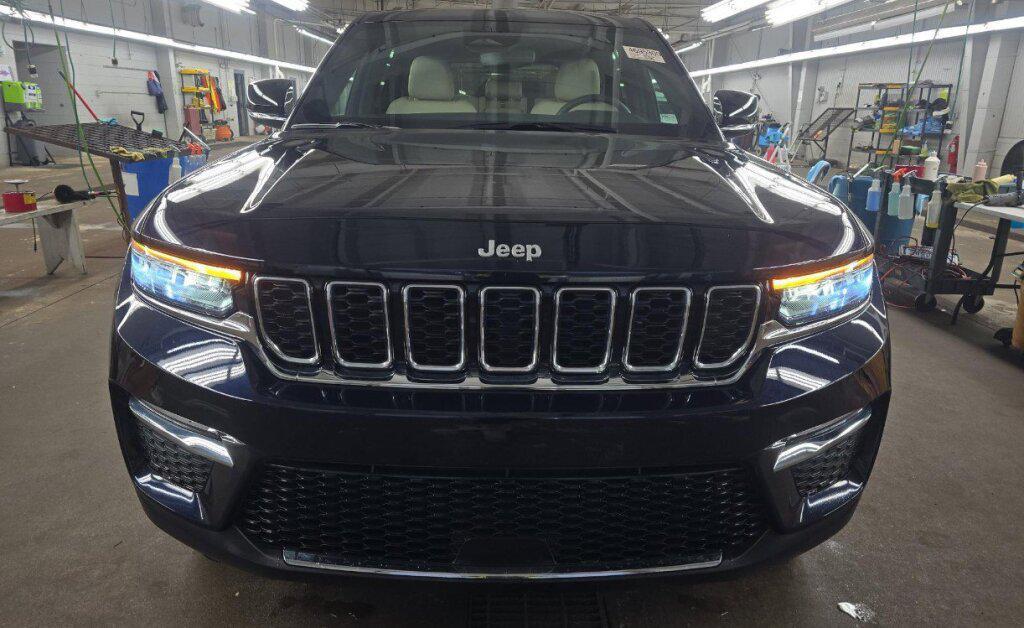 used 2024 Jeep Grand Cherokee car, priced at $34,996