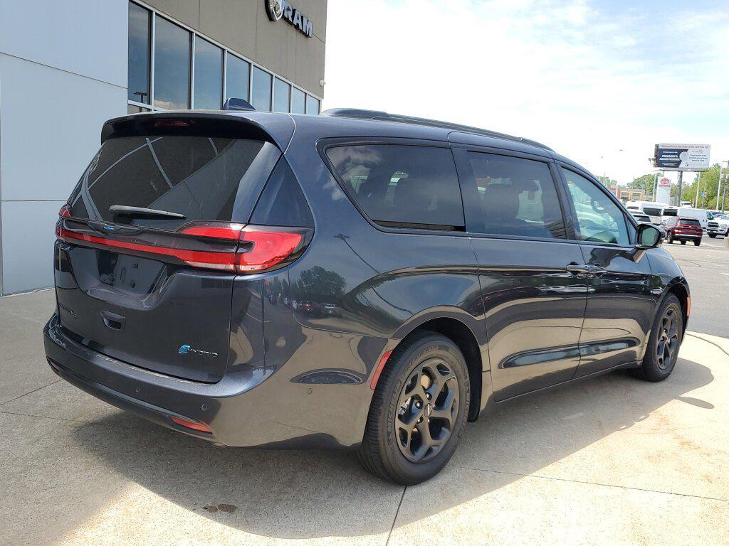 used 2021 Chrysler Pacifica Hybrid car, priced at $28,997