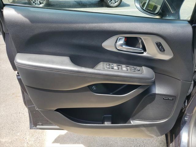 used 2021 Chrysler Pacifica Hybrid car, priced at $31,997