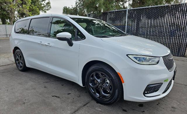 used 2023 Chrysler Pacifica Hybrid car, priced at $32,999