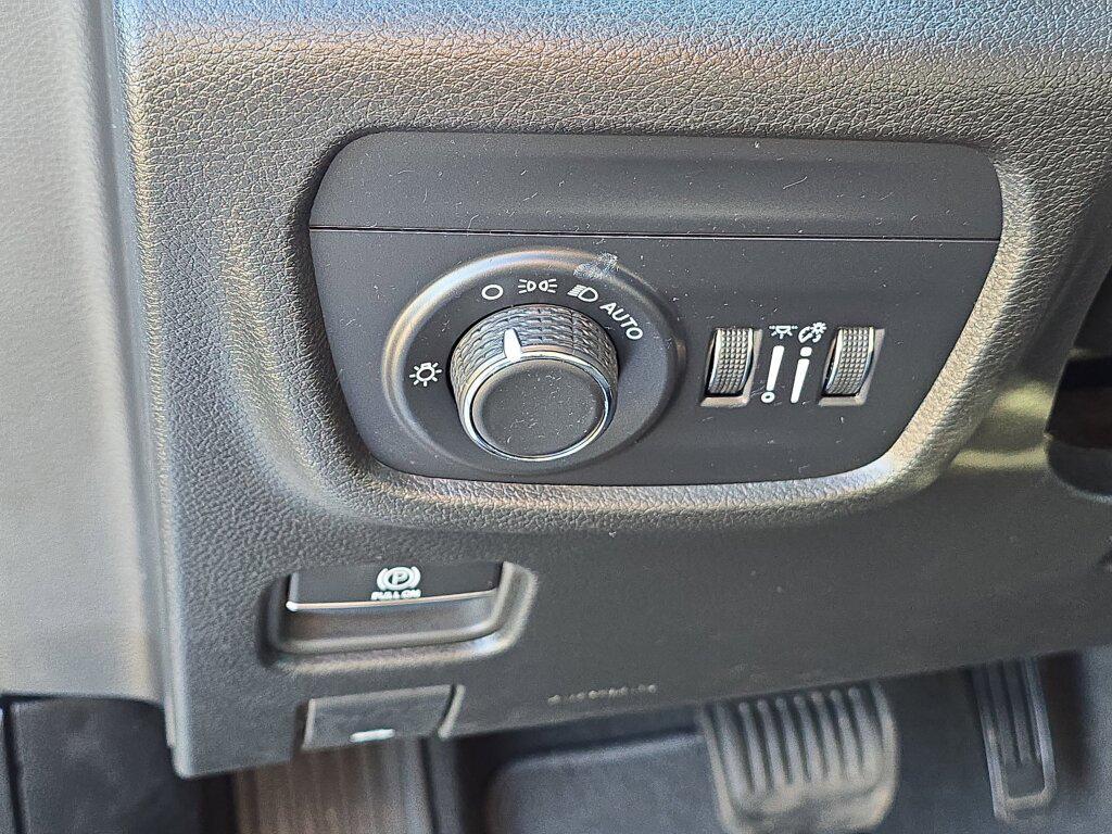 used 2024 Jeep Grand Cherokee car, priced at $26,995