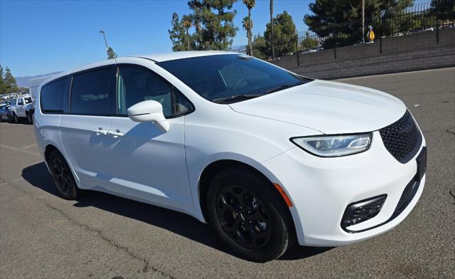 used 2022 Chrysler Pacifica Hybrid car, priced at $26,996