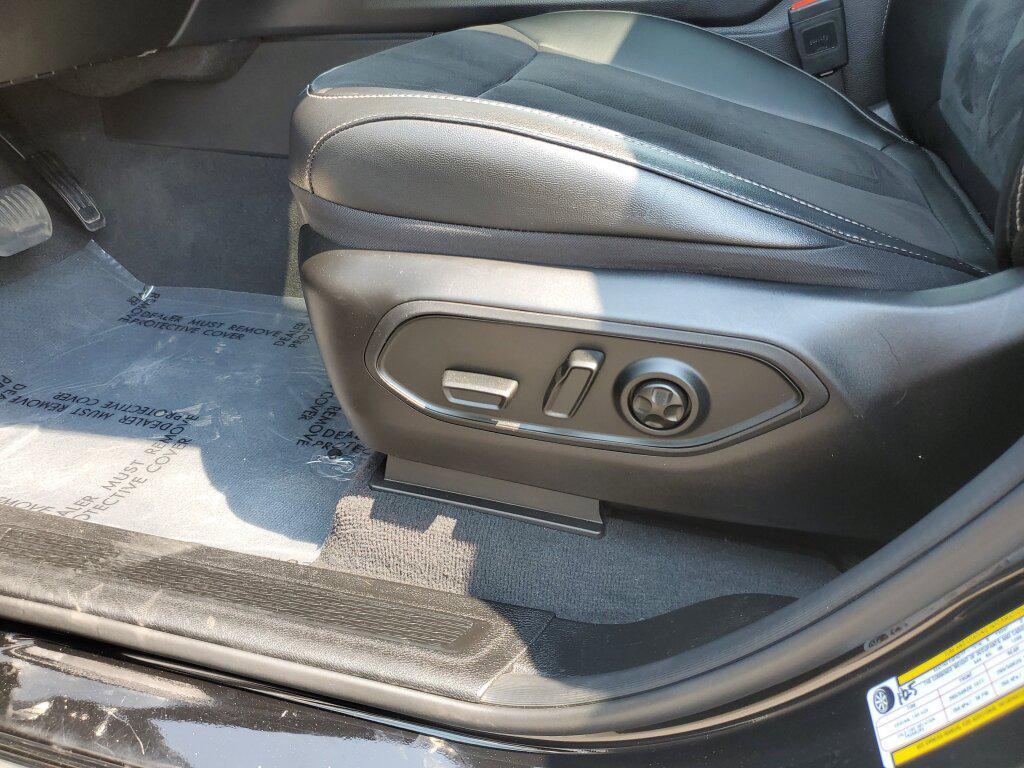 used 2024 Jeep Grand Cherokee L car, priced at $34,992
