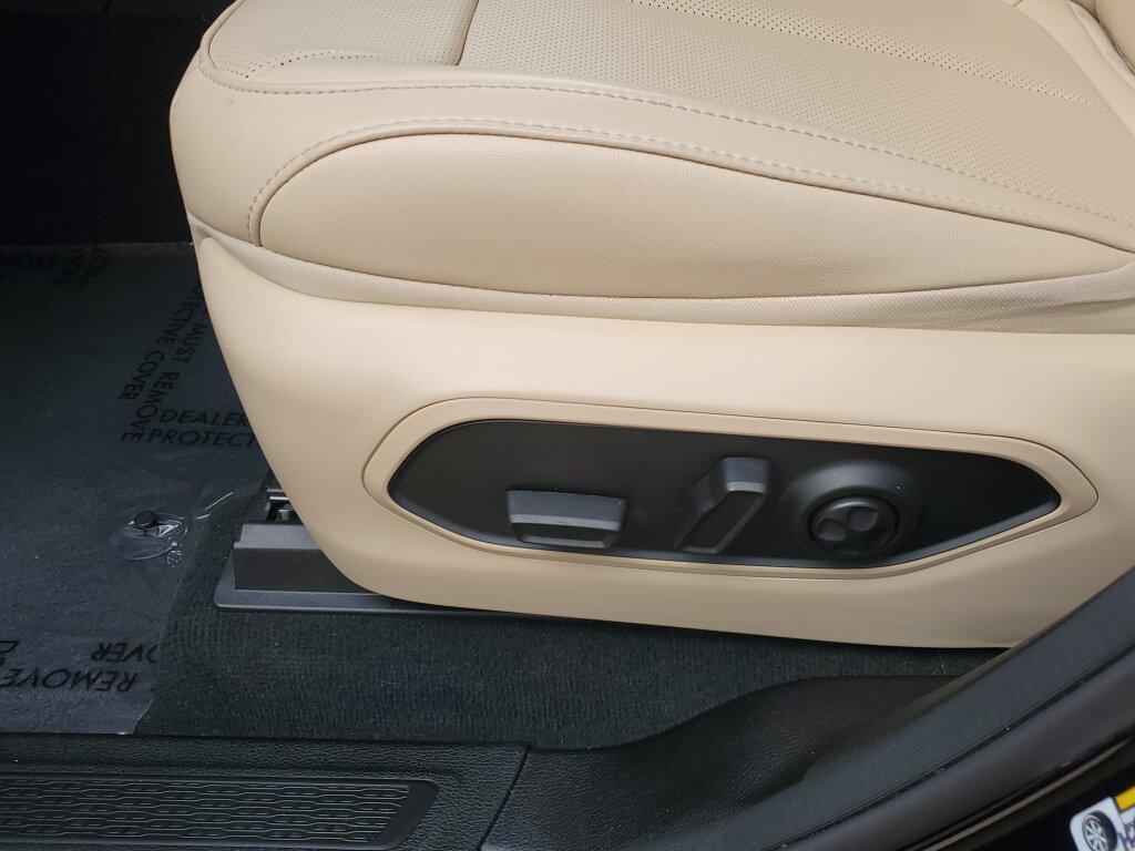 used 2024 Jeep Grand Cherokee car, priced at $37,992