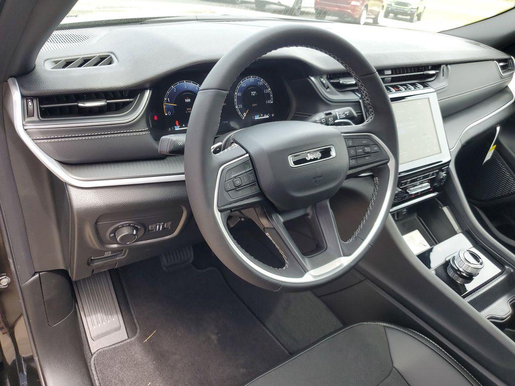 new 2025 Jeep Grand Cherokee L car, priced at $40,995