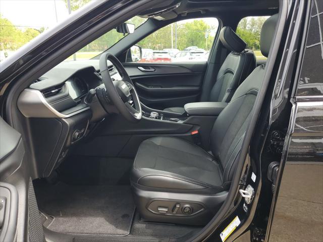 new 2025 Jeep Grand Cherokee L car, priced at $42,995