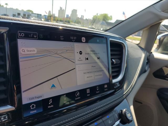 used 2021 Chrysler Pacifica Hybrid car, priced at $29,997