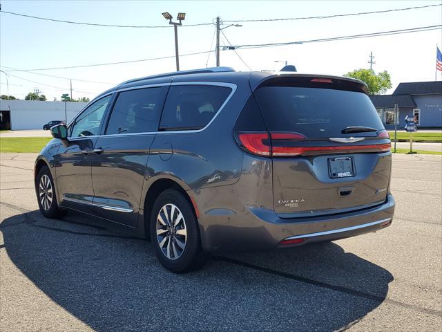 used 2021 Chrysler Pacifica Hybrid car, priced at $29,997