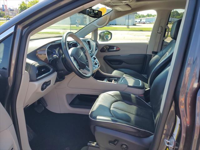 used 2021 Chrysler Pacifica Hybrid car, priced at $29,997