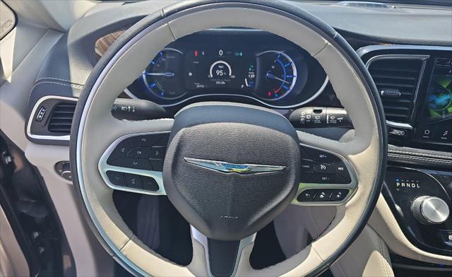 used 2021 Chrysler Pacifica Hybrid car, priced at $29,997
