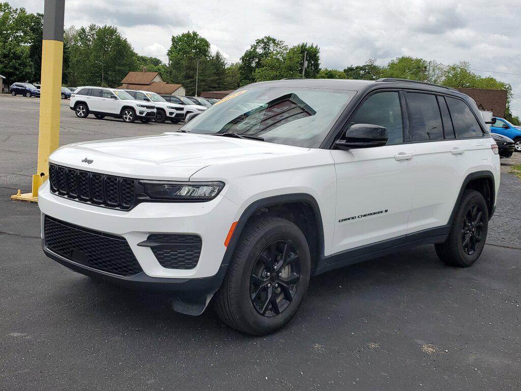 used 2024 Jeep Grand Cherokee car, priced at $35,992