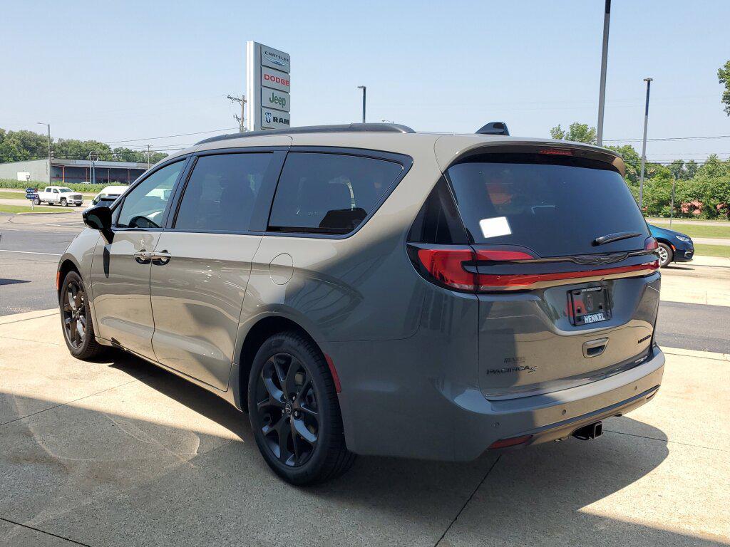 new 2025 Chrysler Pacifica car, priced at $48,495