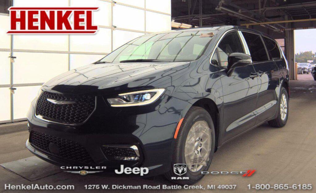 used 2025 Chrysler Pacifica car, priced at $34,955