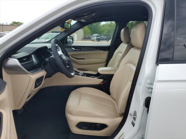 used 2024 Jeep Grand Cherokee car, priced at $38,995