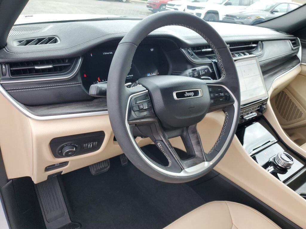 used 2024 Jeep Grand Cherokee car, priced at $38,995