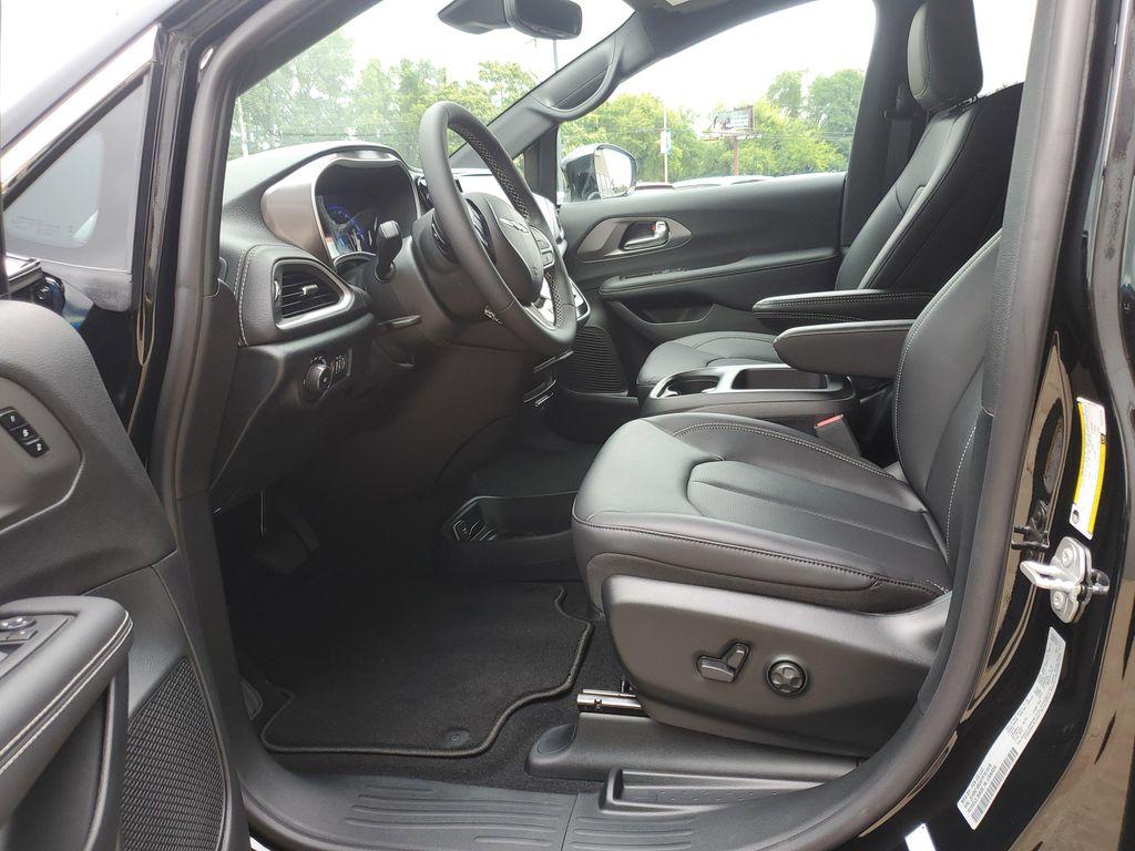 new 2026 Chrysler Pacifica car, priced at $42,995