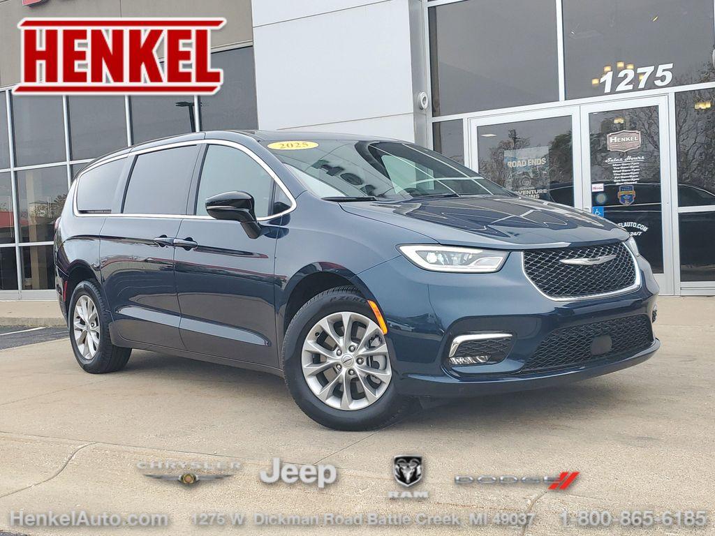 used 2025 Chrysler Pacifica car, priced at $39,992