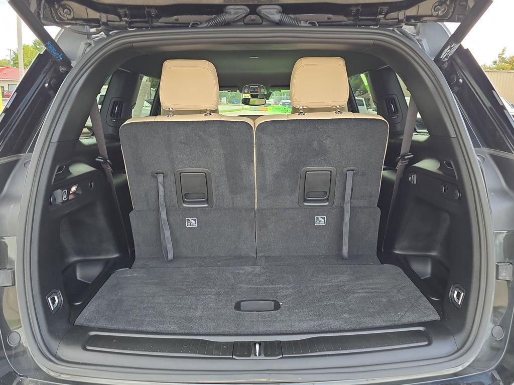 used 2024 Jeep Grand Cherokee L car, priced at $34,998