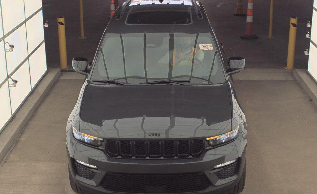 used 2024 Jeep Grand Cherokee car, priced at $35,992