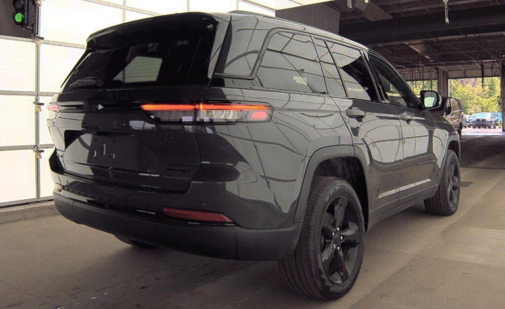 used 2024 Jeep Grand Cherokee car, priced at $35,992