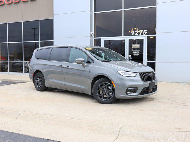 used 2022 Chrysler Pacifica Hybrid car, priced at $30,997