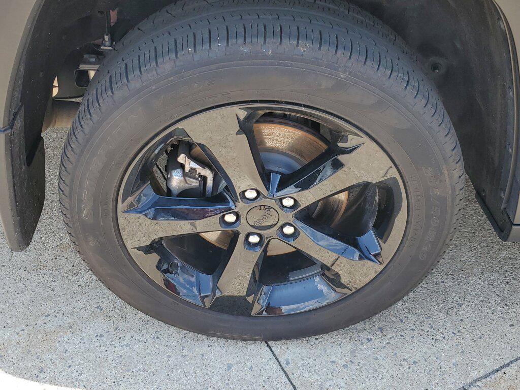 used 2024 Jeep Grand Cherokee L car, priced at $38,992
