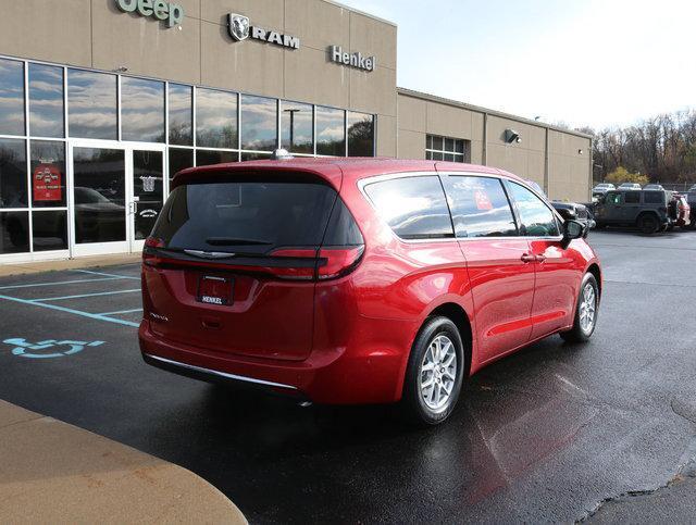 new 2025 Chrysler Pacifica car, priced at $44,195