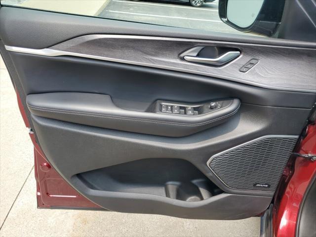 used 2025 Jeep Grand Cherokee L car, priced at $46,992