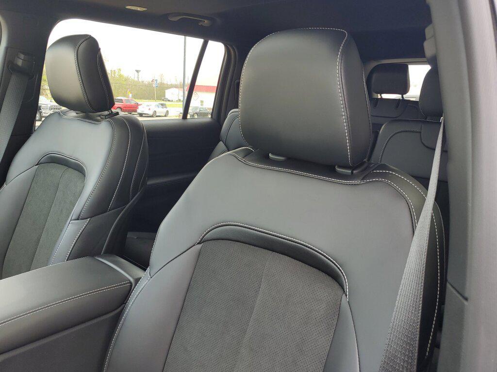 new 2025 Jeep Grand Cherokee car, priced at $50,175