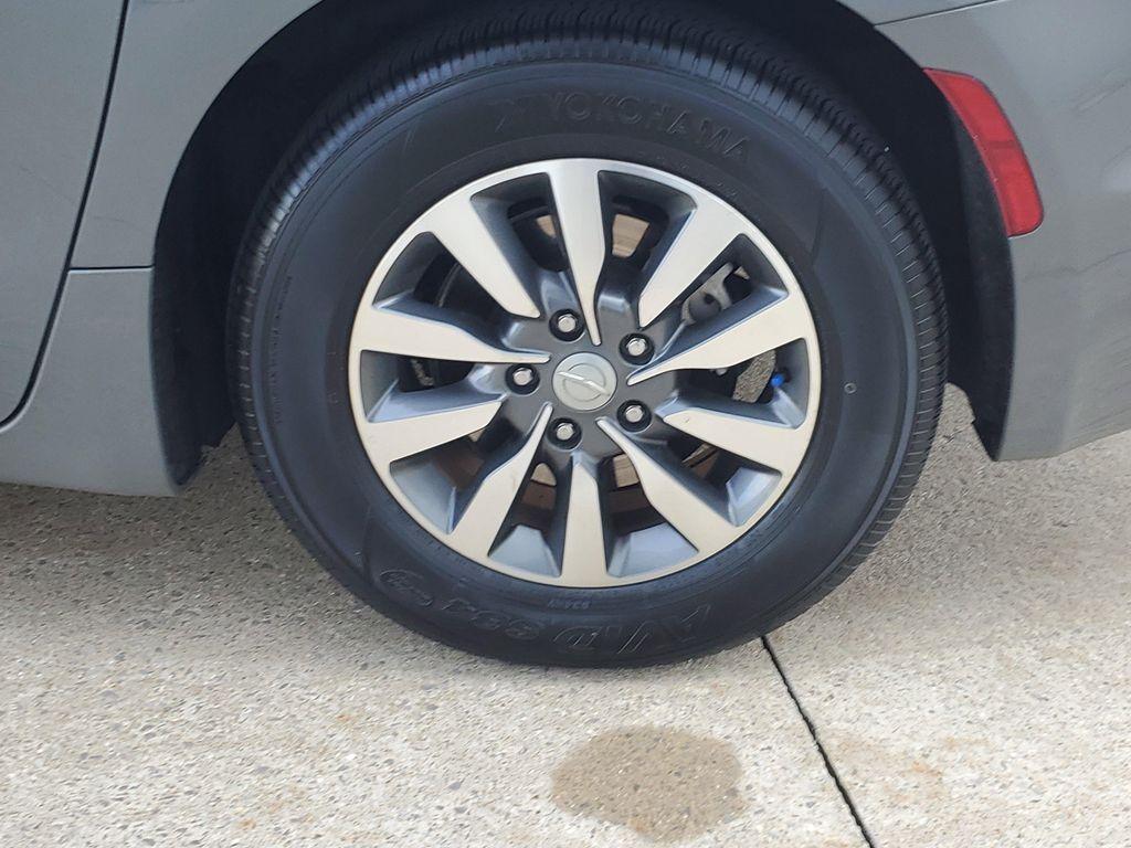 used 2020 Chrysler Pacifica Hybrid car, priced at $24,988