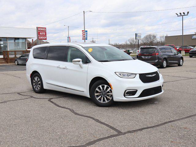 used 2022 Chrysler Pacifica Hybrid car, priced at $34,996