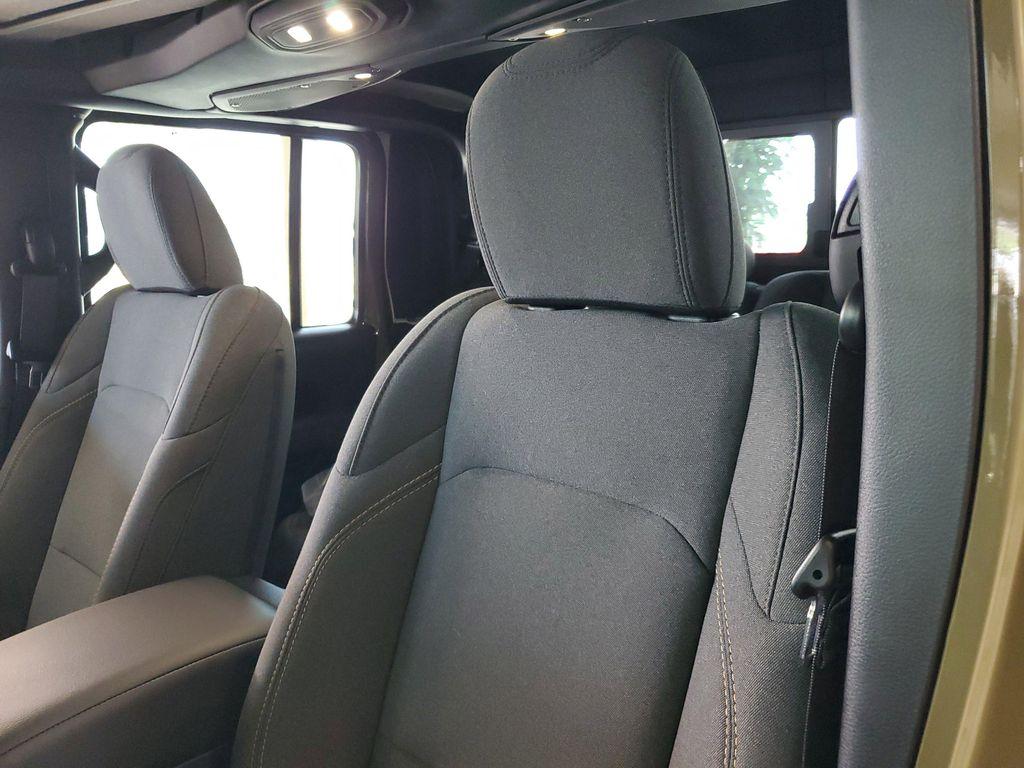 new 2025 Jeep Gladiator car, priced at $45,895
