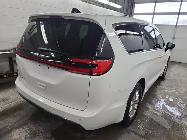 used 2024 Chrysler Pacifica car, priced at $37,997