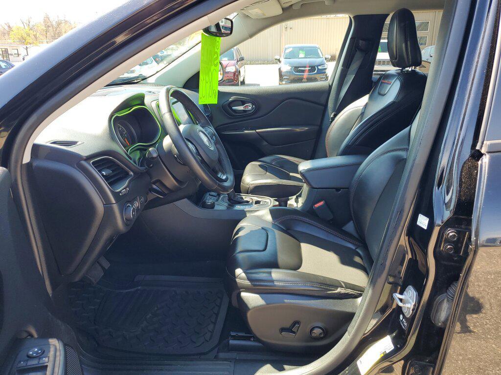 used 2023 Jeep Cherokee car, priced at $25,933