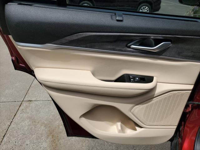 used 2024 Jeep Grand Cherokee car, priced at $40,992