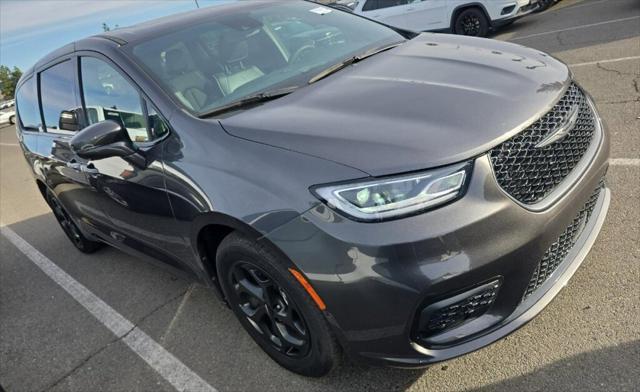 used 2022 Chrysler Pacifica Hybrid car, priced at $33,992