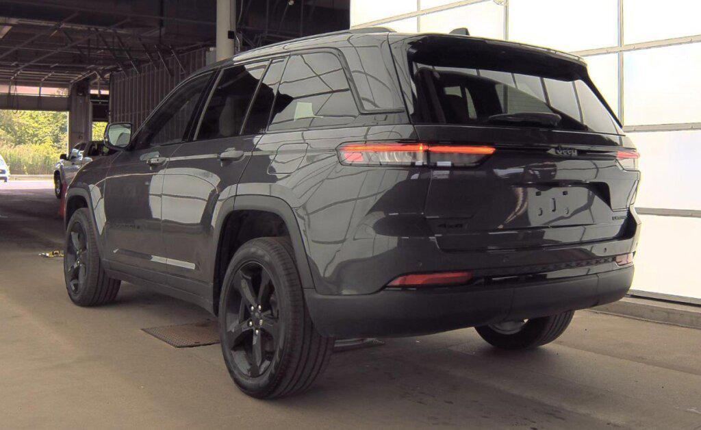 used 2024 Jeep Grand Cherokee car, priced at $36,992