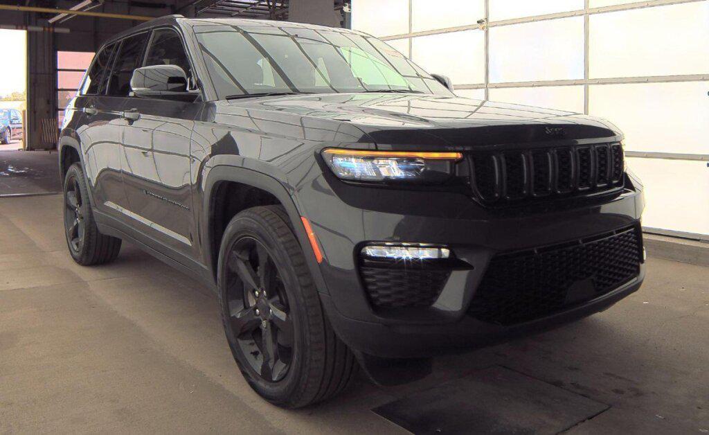used 2024 Jeep Grand Cherokee car, priced at $36,992
