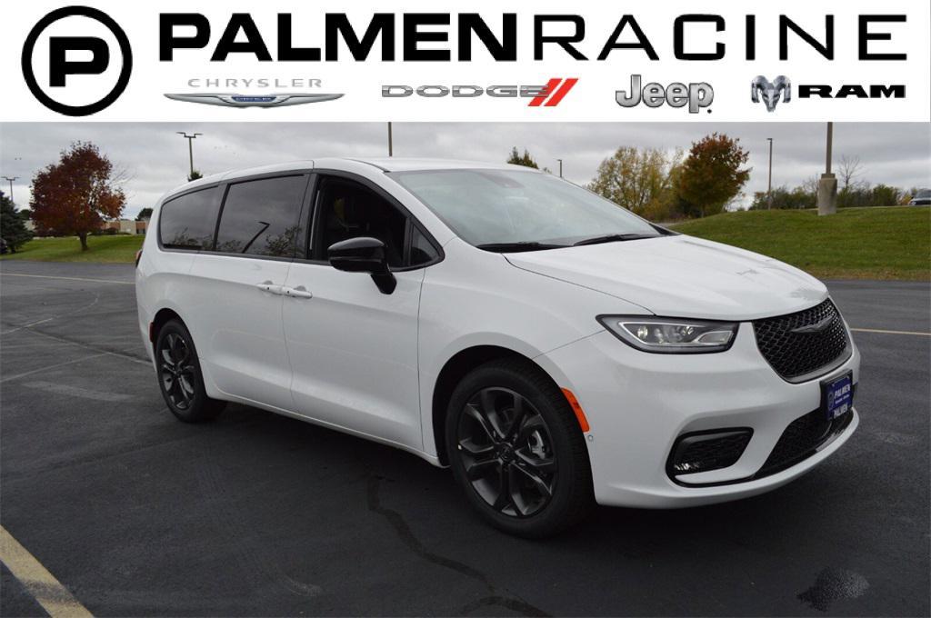 new 2026 Chrysler Pacifica car, priced at $41,749