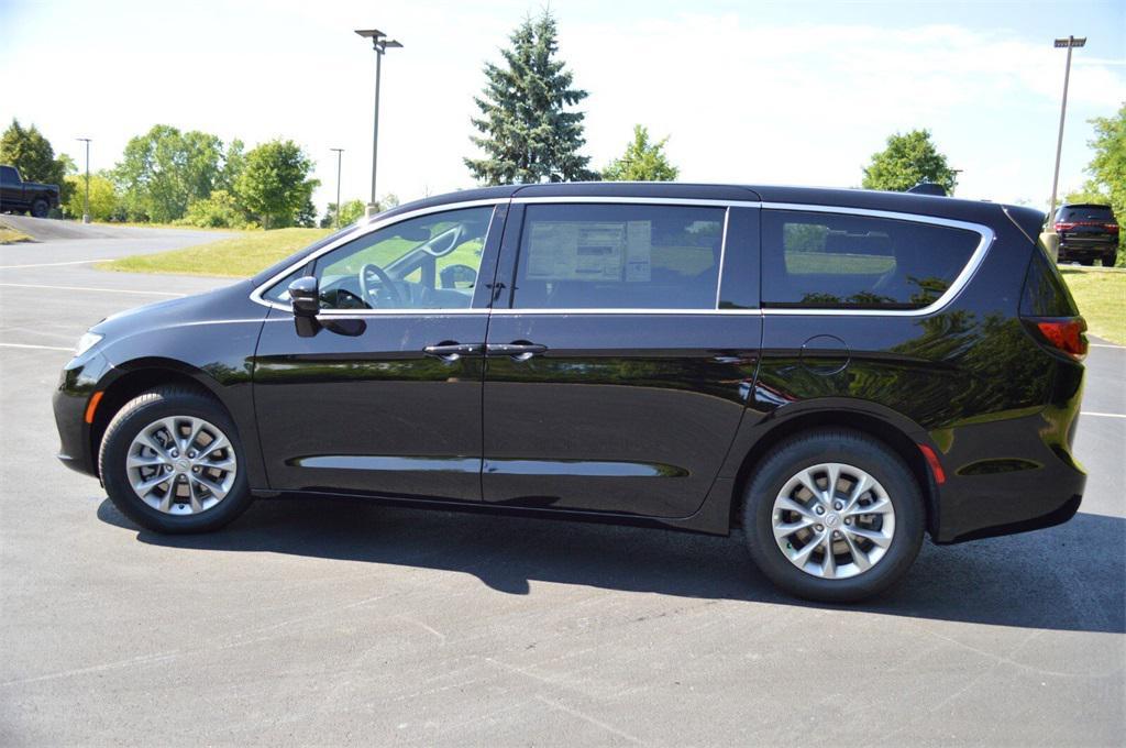 new 2025 Chrysler Pacifica car, priced at $46,492