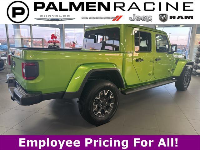 new 2025 Jeep Gladiator car, priced at $51,662