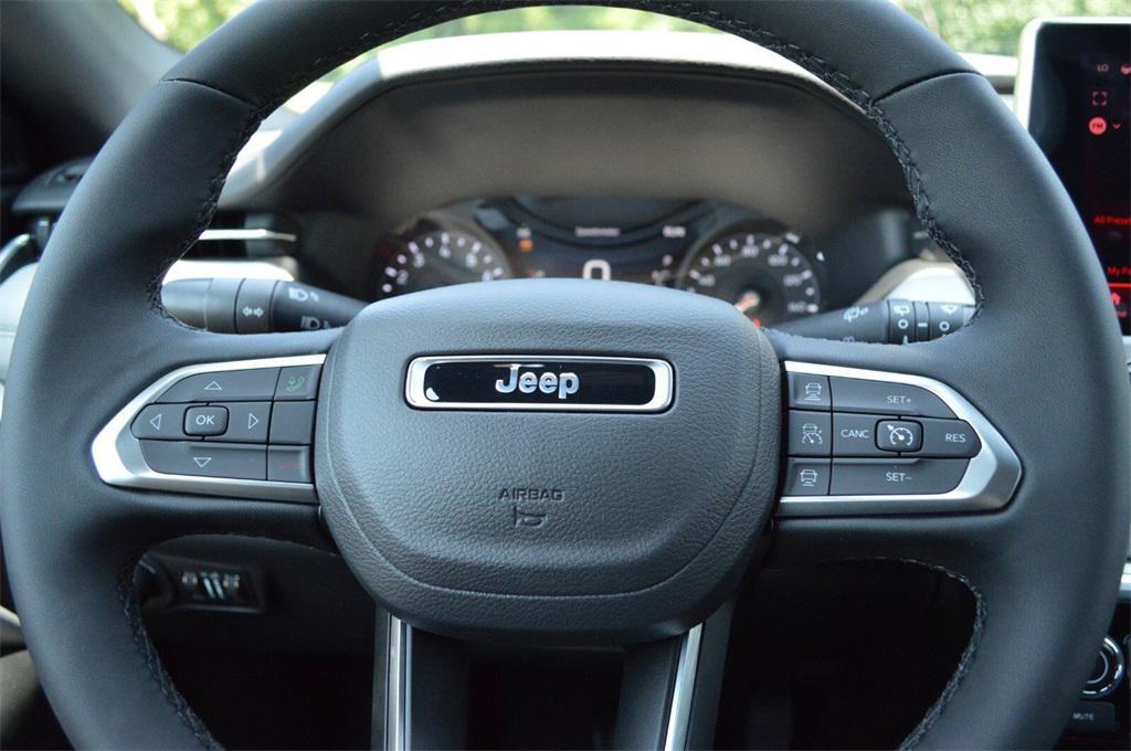 new 2025 Jeep Compass car, priced at $31,999