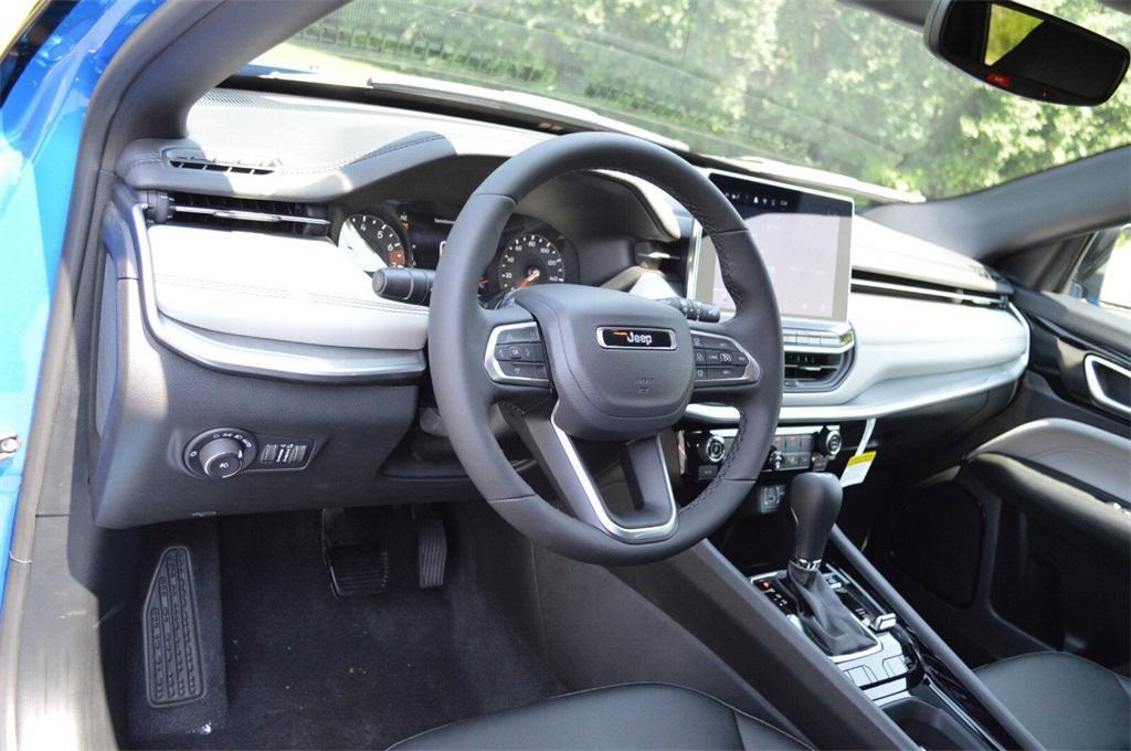 new 2025 Jeep Compass car, priced at $31,999